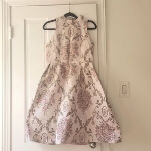BAROQUE JACQUARD SLEEVELESS DRESS IN PINK